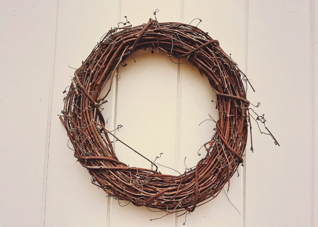 DIY Spring Wreath Frame 