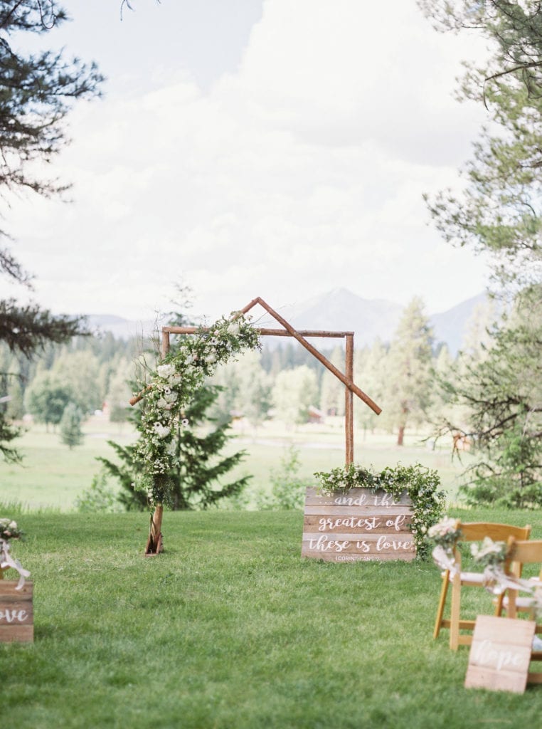 How Lauren and Seth Chose Their Best Wedding Flowers - Earth Within Flowers