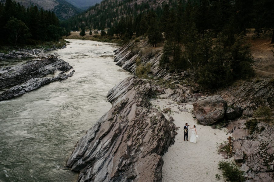 wedding couple on a mountainside 